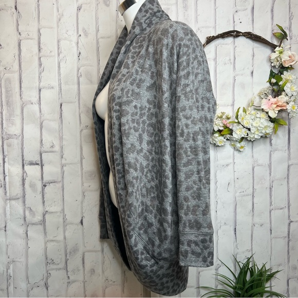 SUNDRY Leopard Print Open Cardigan - Picture 5 of 11